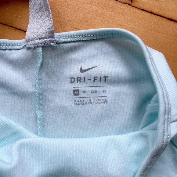 XS Nike dri fit running tank - Picture 4 of 4